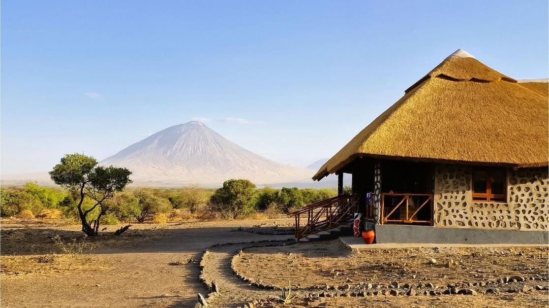 Africa Safari Lake Natron – Serengeti National Park safari lodge interior